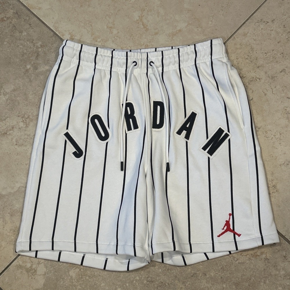 Jordan Brooklyn Diamond 45 Fleece Shorts Mens M White Stripe Standard IB8820-121